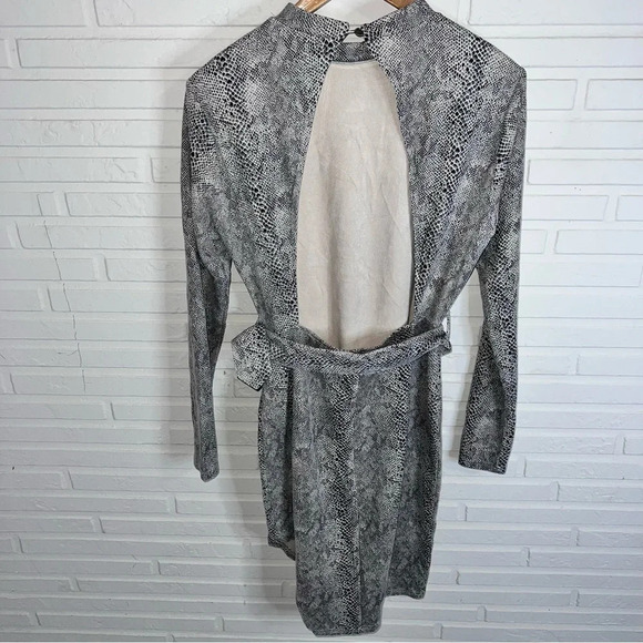 Madrag Vintage Black Cream Snake Skin Open Back Long Sleeve Dress, Size Medium - Picture 4 of 8